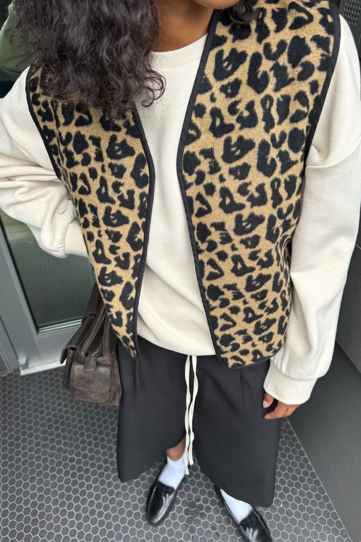 LEOPARD PRINT VEST