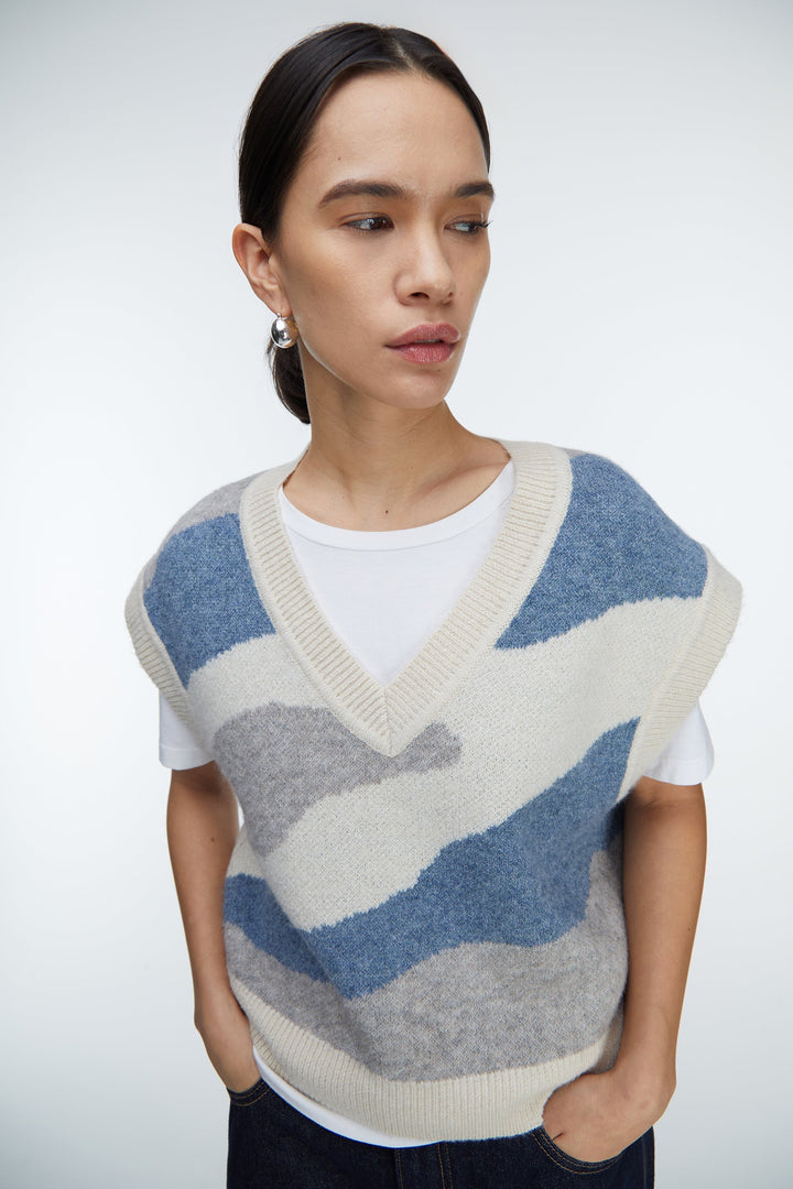 INTARSIA KNIT VEST