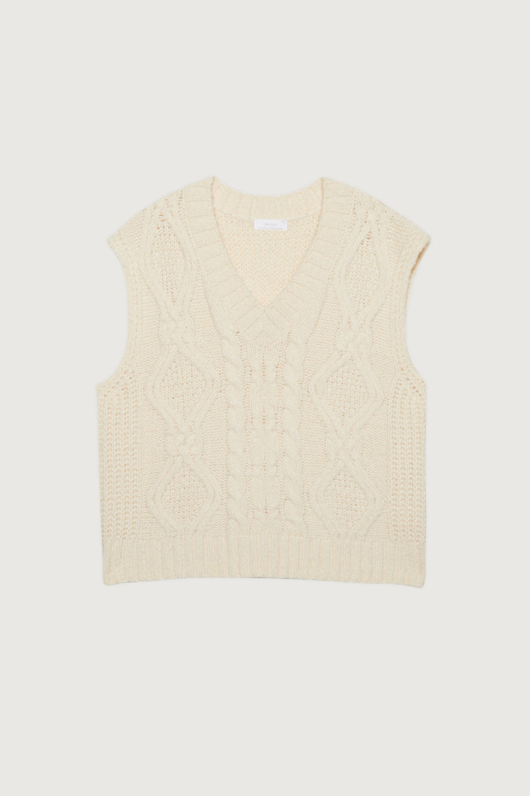 CABLE KNIT VEST