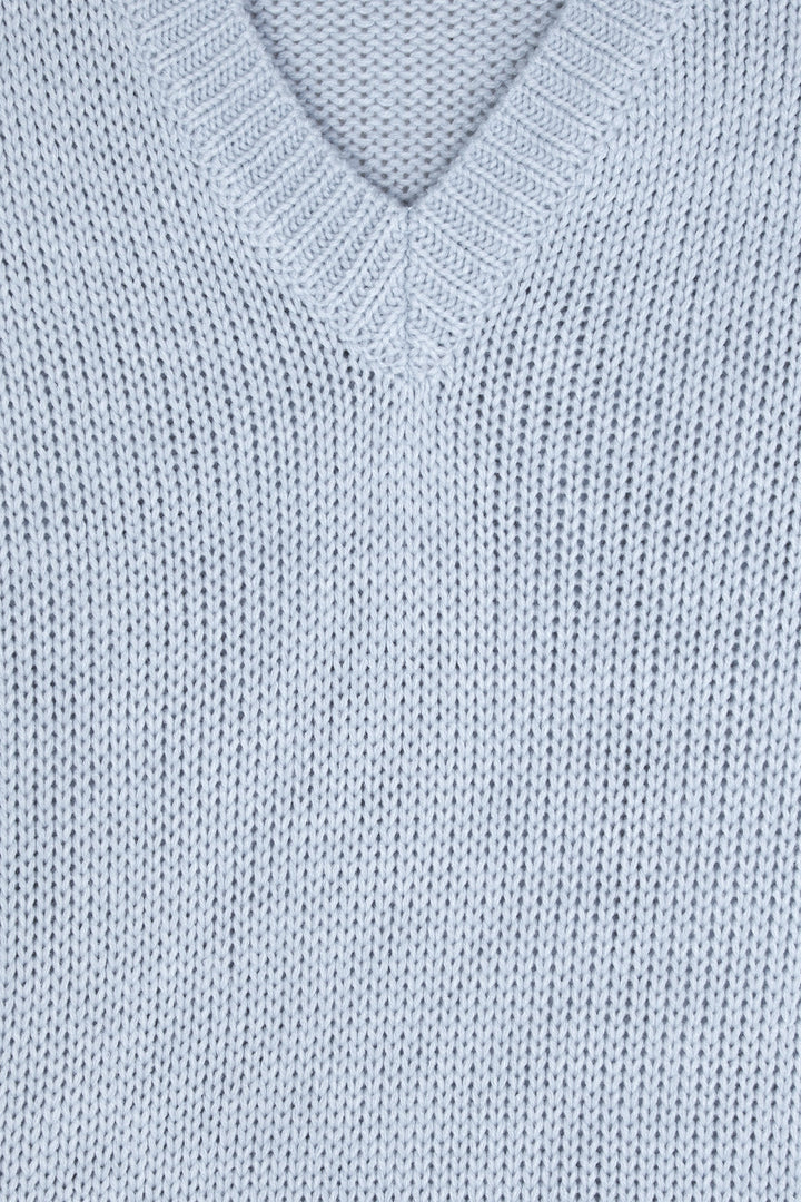 V-NECK VEST