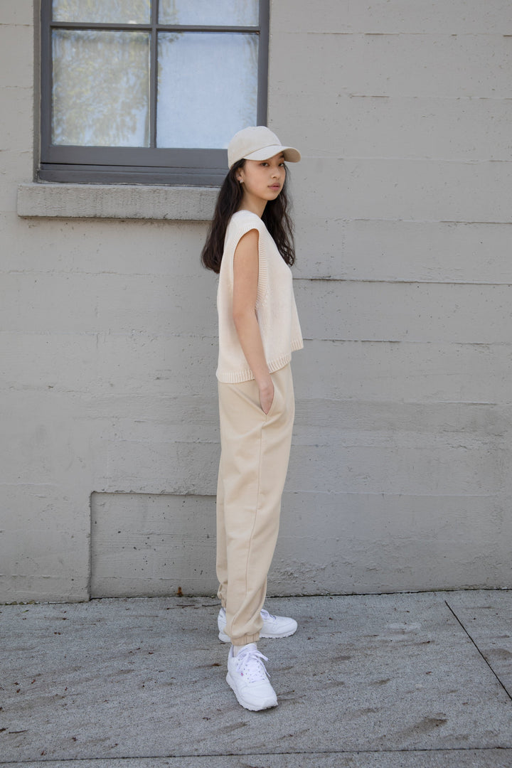 V-NECK VEST