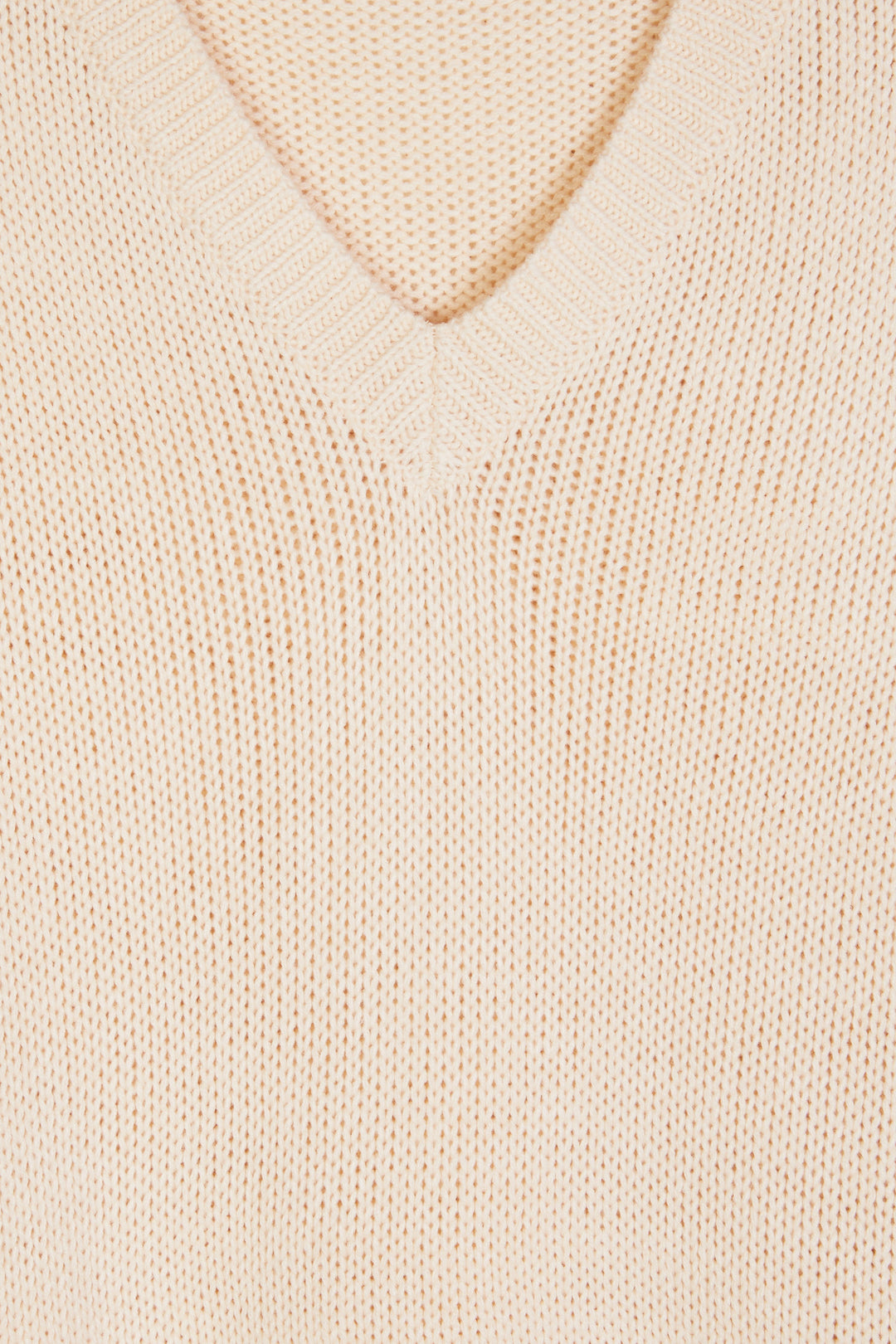 V-NECK VEST